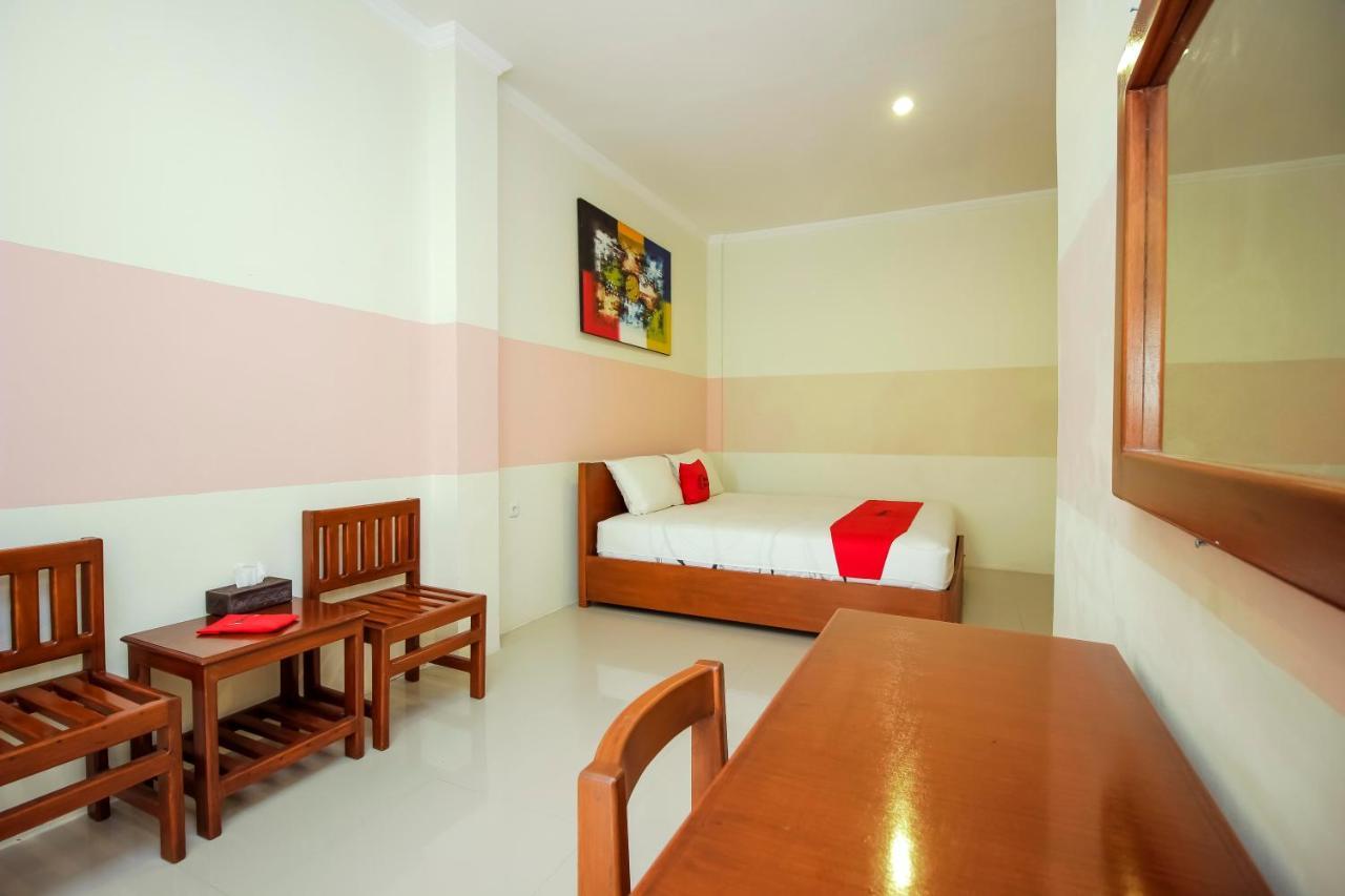 ホテル Reddoorz Near Jalan Jendral Sudirman マナド エクステリア 写真