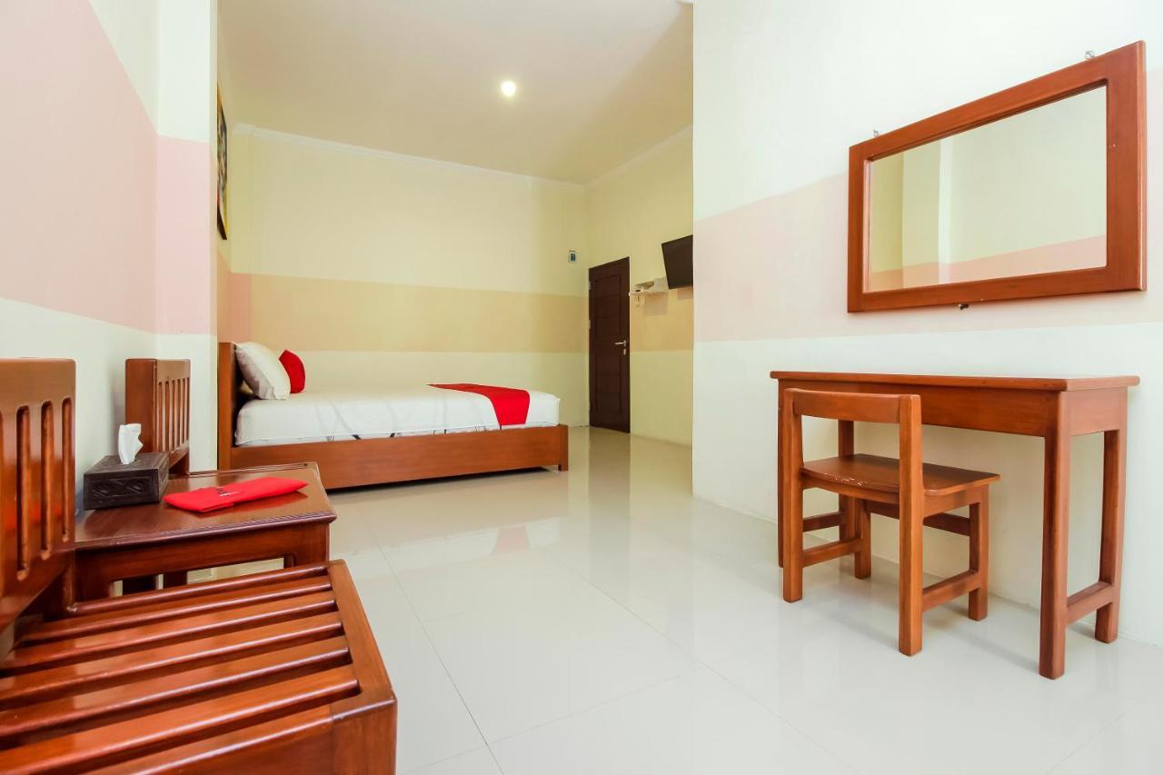 ホテル Reddoorz Near Jalan Jendral Sudirman マナド エクステリア 写真
