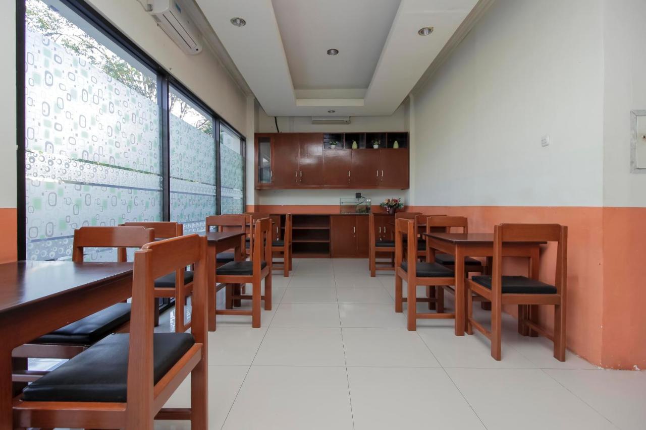 ホテル Reddoorz Near Jalan Jendral Sudirman マナド エクステリア 写真