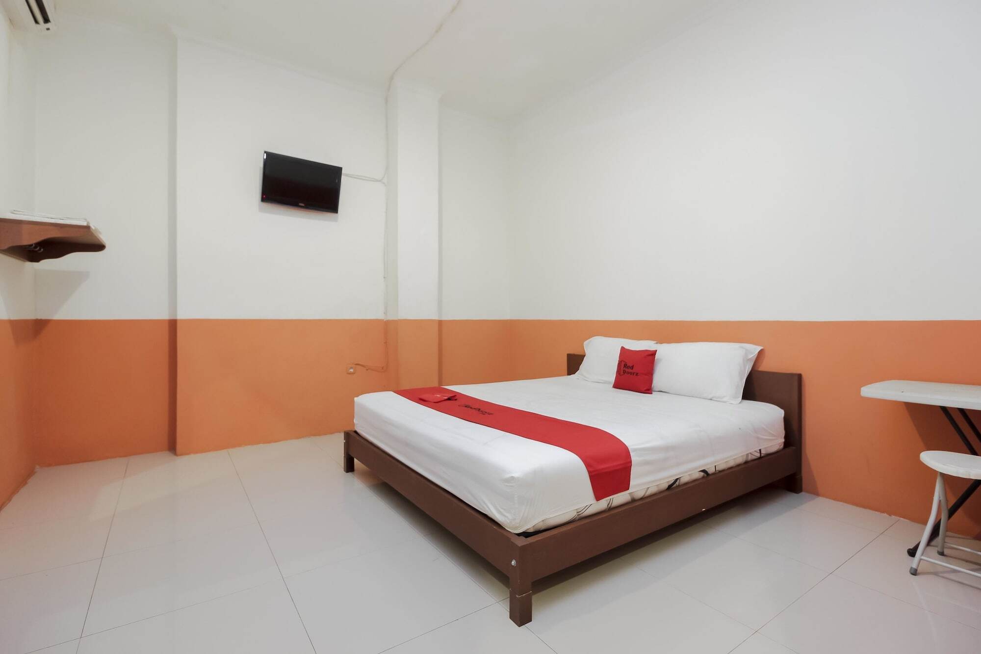 ホテル Reddoorz Near Jalan Jendral Sudirman マナド エクステリア 写真